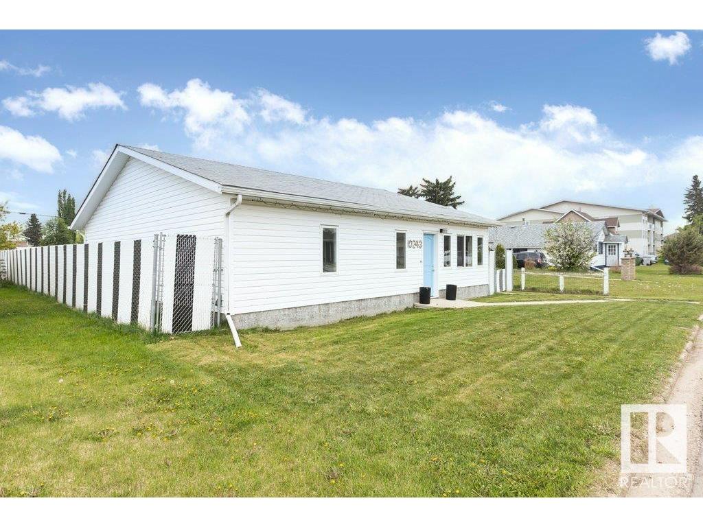 












10243 107 Street

,
Westlock,




AB
T7P 1X1


