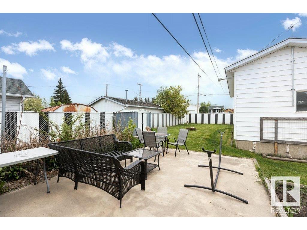 












10243 107 Street

,
Westlock,




AB
T7P 1X1

