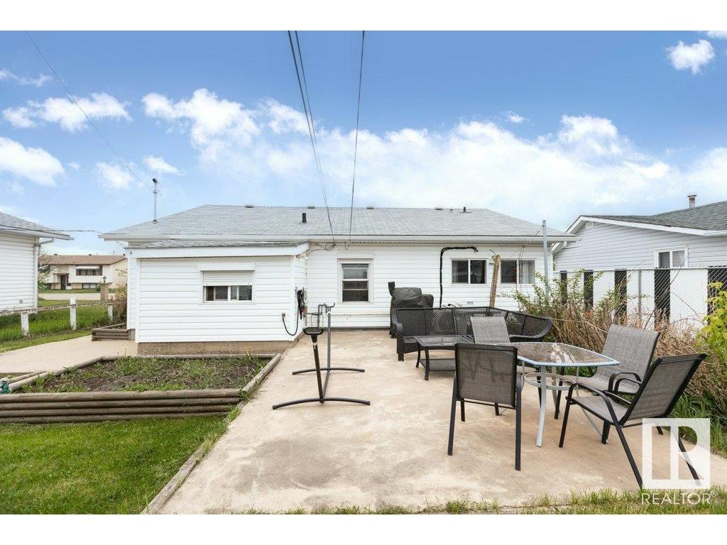 












10243 107 Street

,
Westlock,




AB
T7P 1X1

