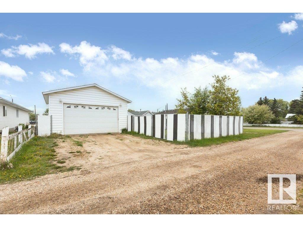 












10243 107 Street

,
Westlock,




AB
T7P 1X1

