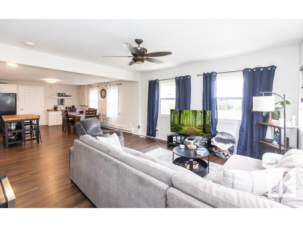 












10243 107 Street

,
Westlock,




AB
T7P 1X1

