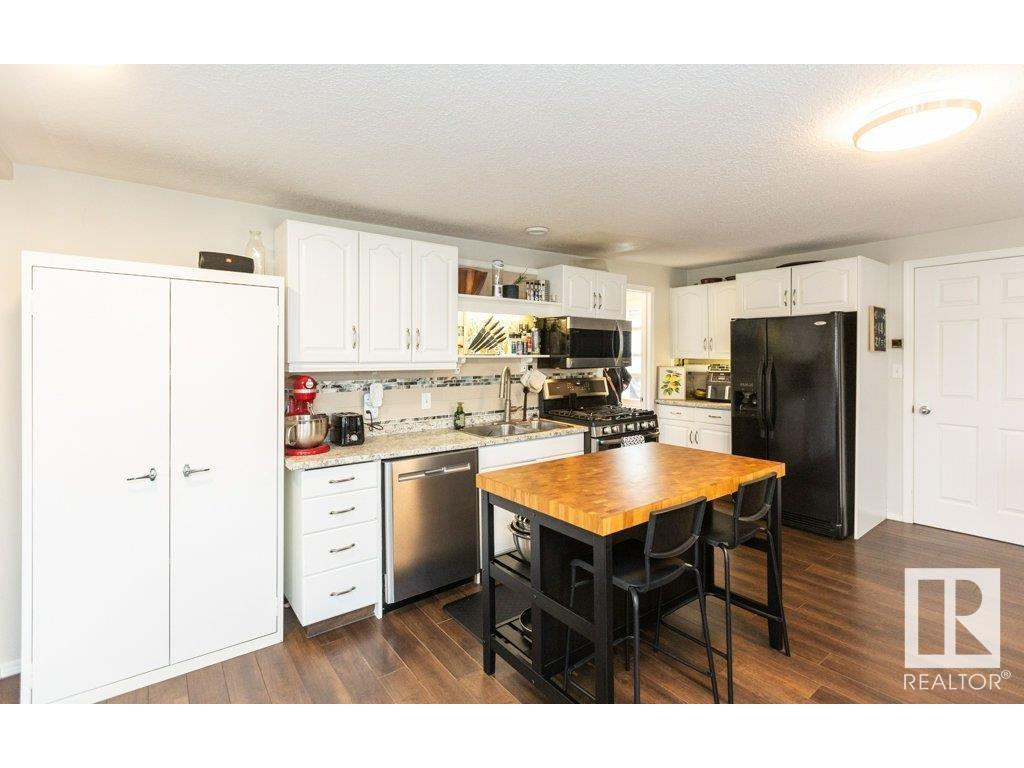 












10243 107 Street

,
Westlock,




AB
T7P 1X1

