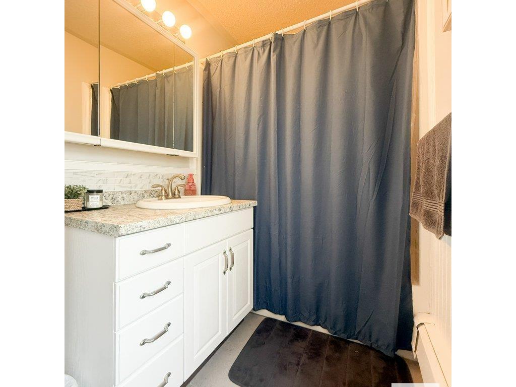 












10243 107 Street

,
Westlock,




AB
T7P 1X1

