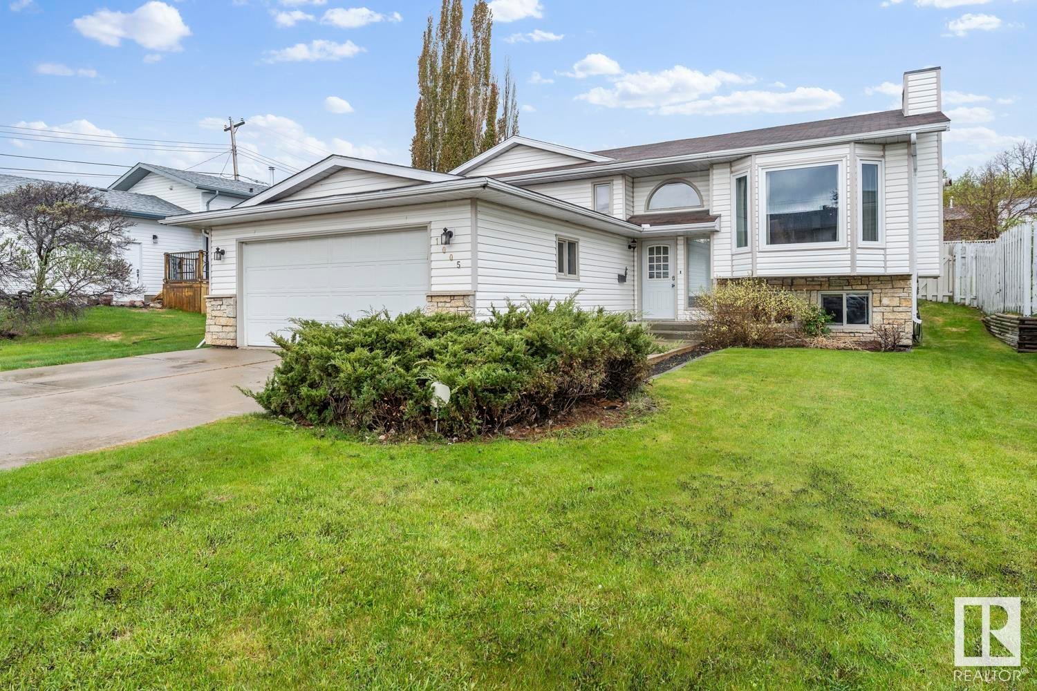 












1005 11 Street

,
Cold Lake,




AB
T9M 1K2

