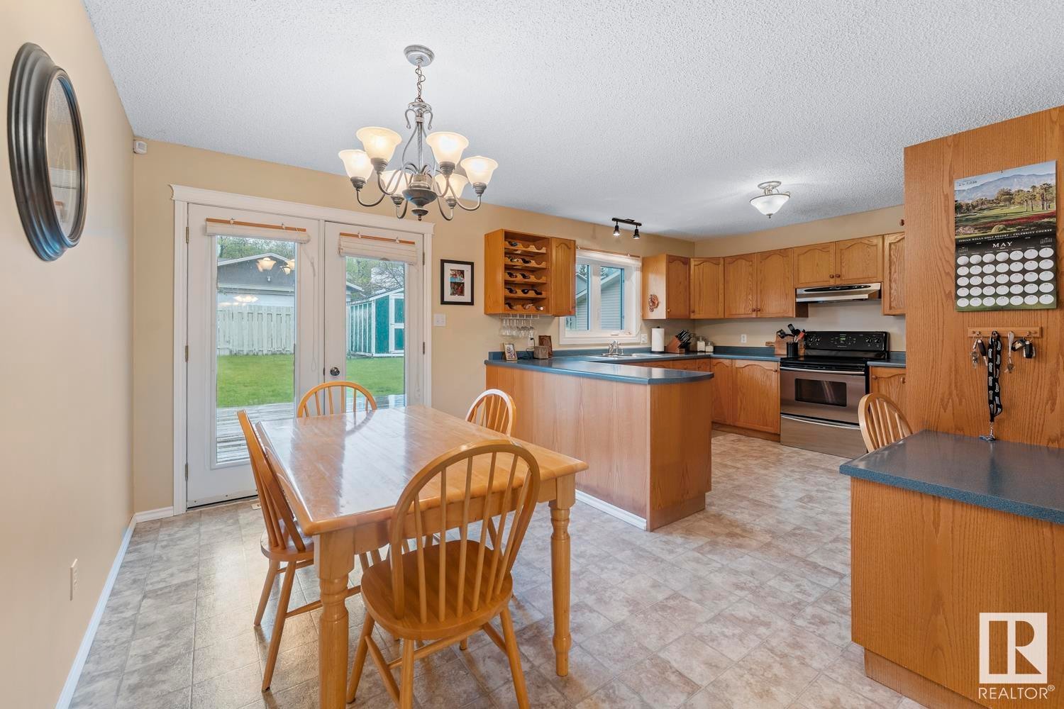 












1005 11 Street

,
Cold Lake,




AB
T9M 1K2

