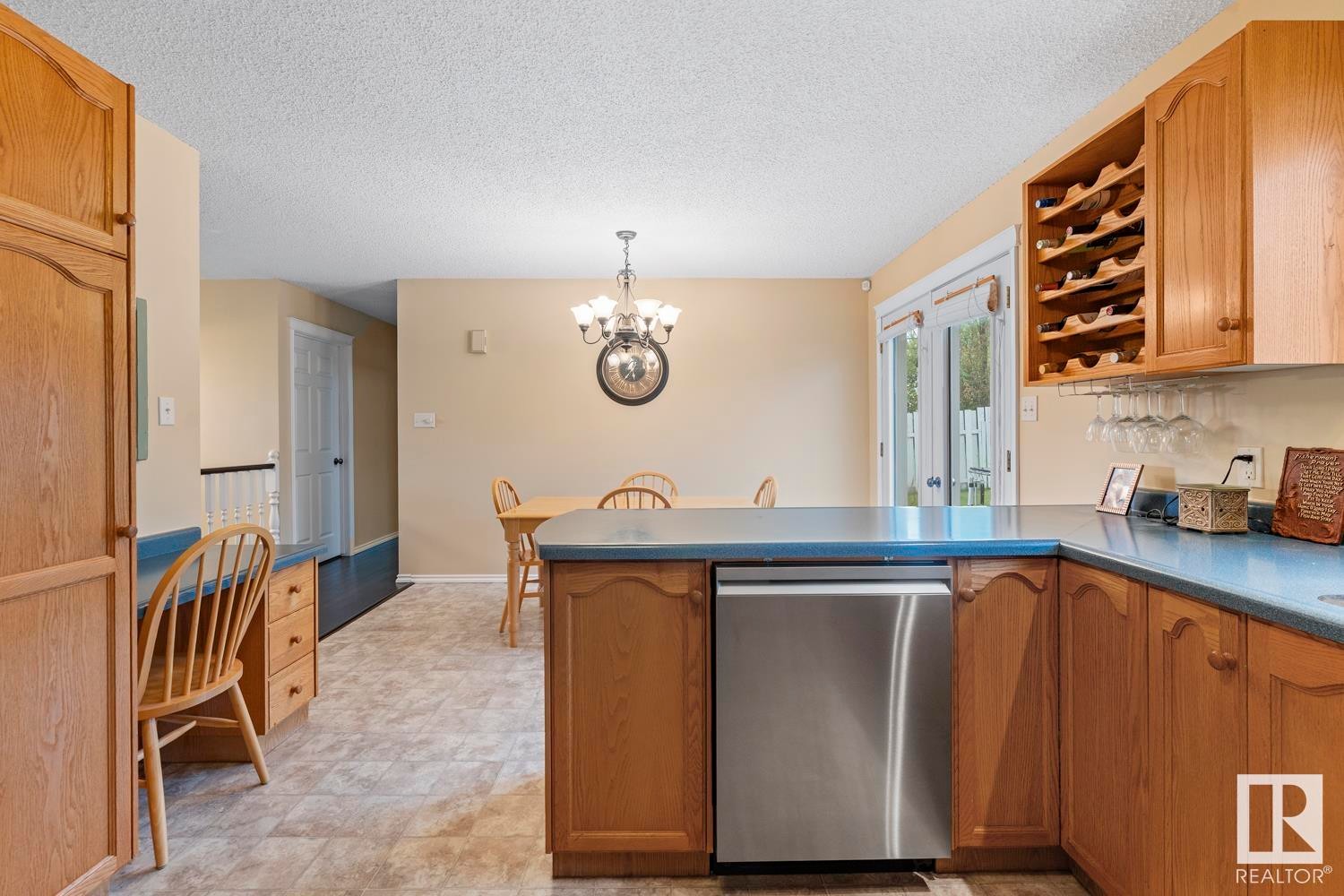 












1005 11 Street

,
Cold Lake,




AB
T9M 1K2

