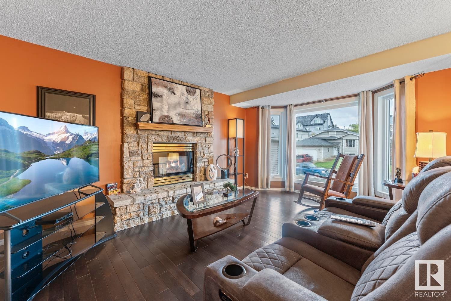 












1005 11 Street

,
Cold Lake,




AB
T9M 1K2

