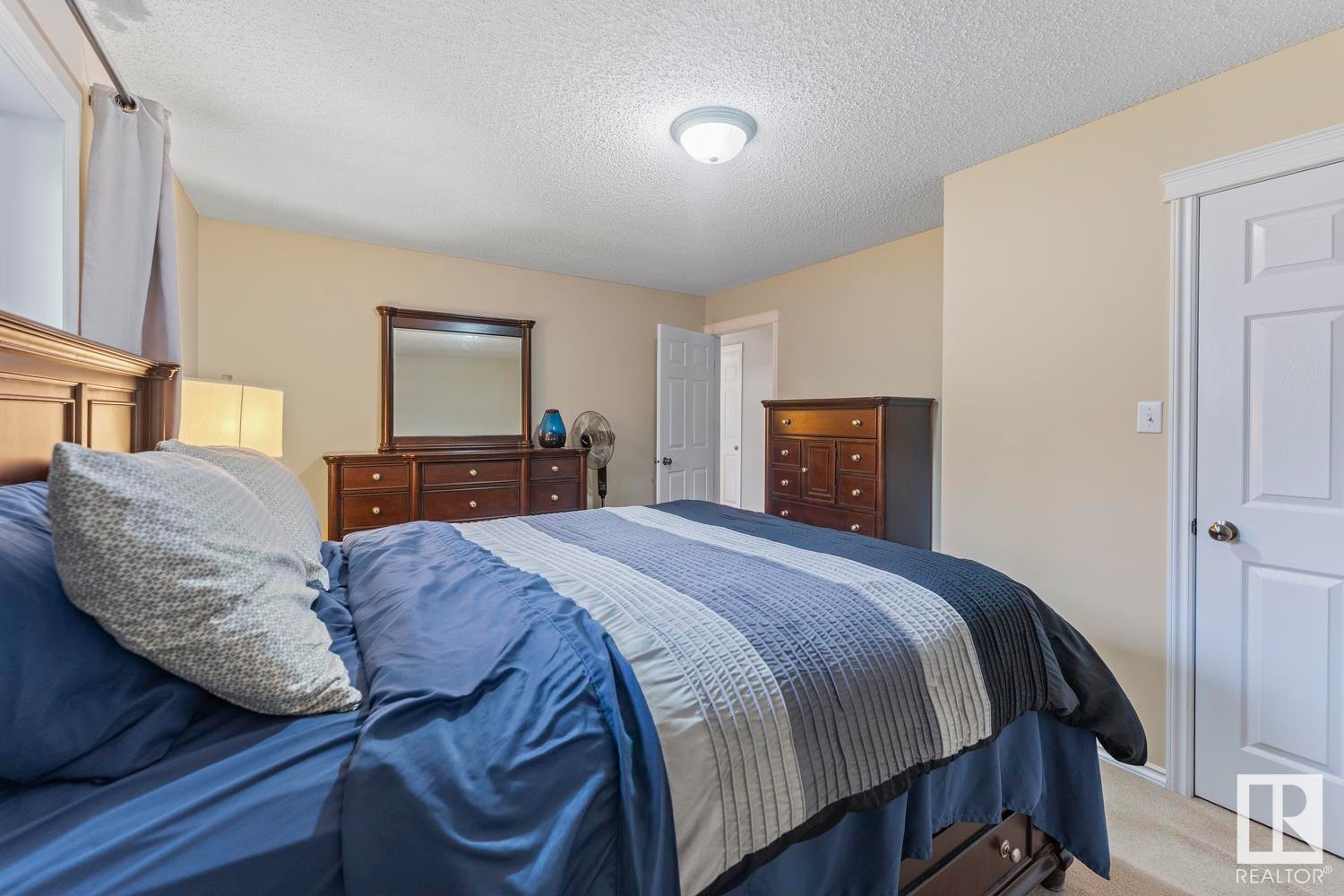 












1005 11 Street

,
Cold Lake,




AB
T9M 1K2

