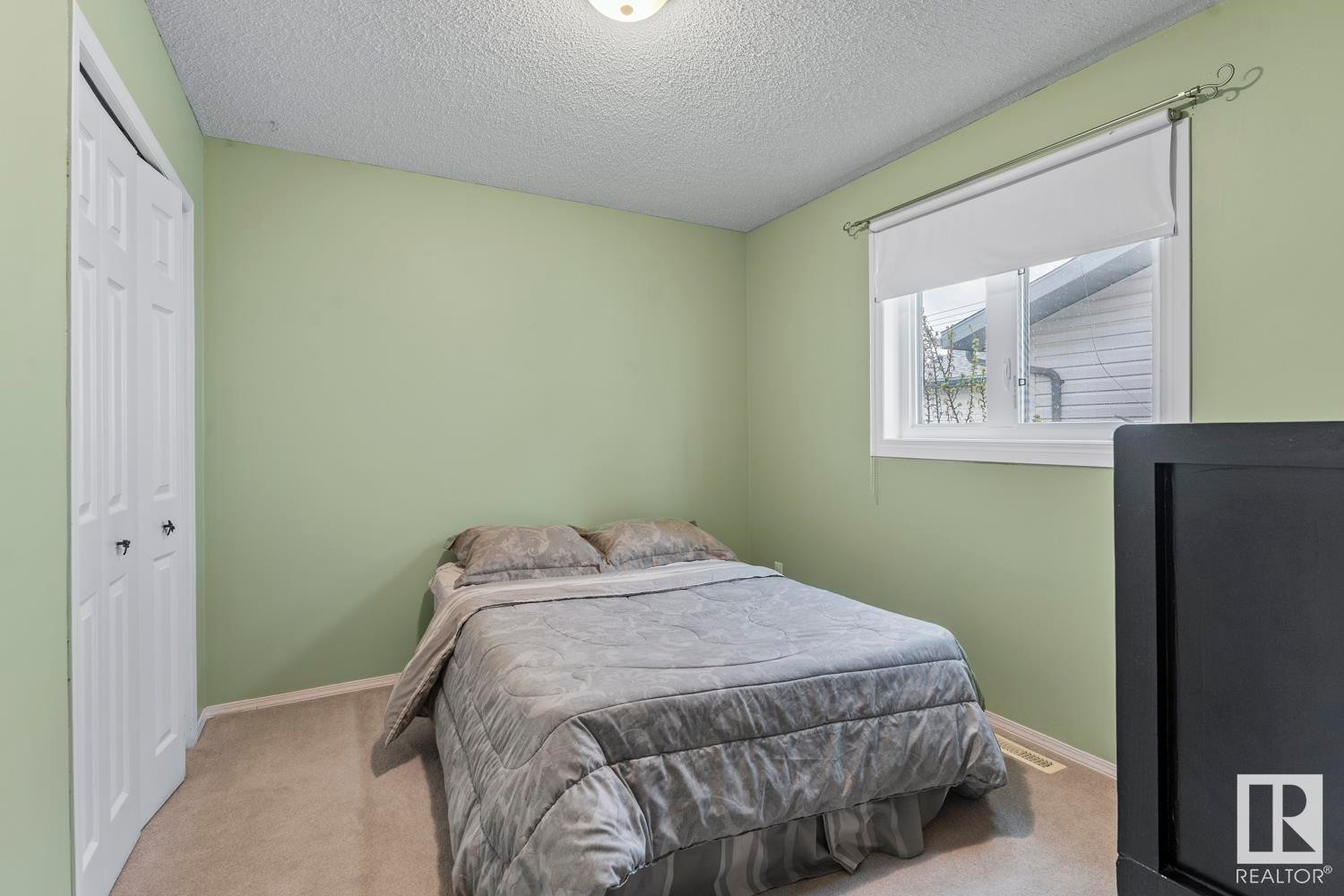 












1005 11 Street

,
Cold Lake,




AB
T9M 1K2

