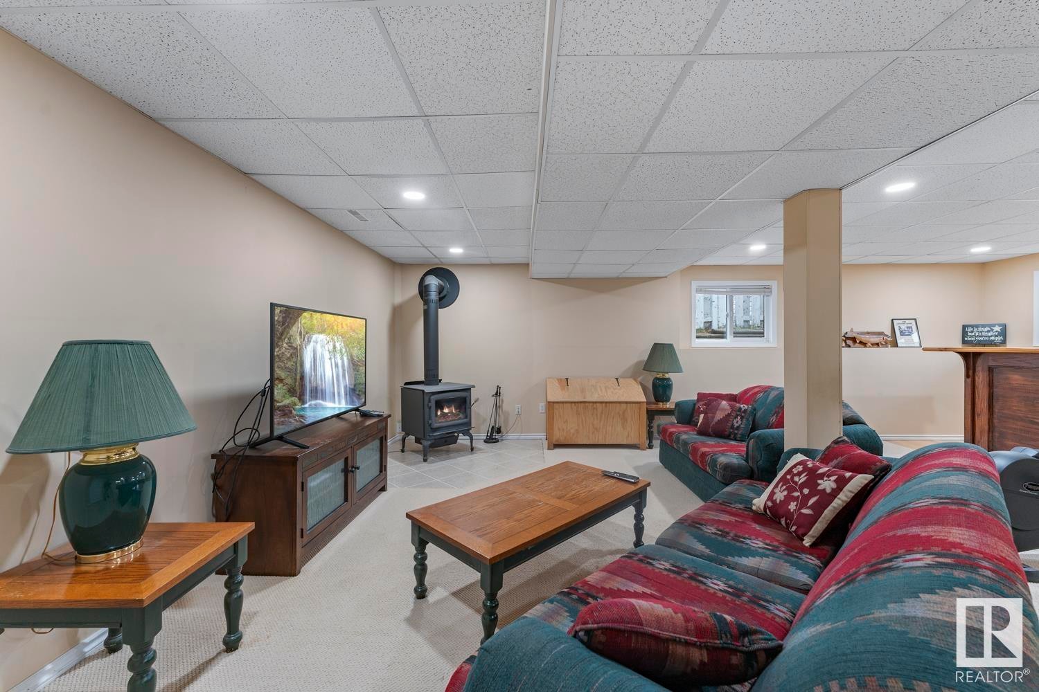 












1005 11 Street

,
Cold Lake,




AB
T9M 1K2

