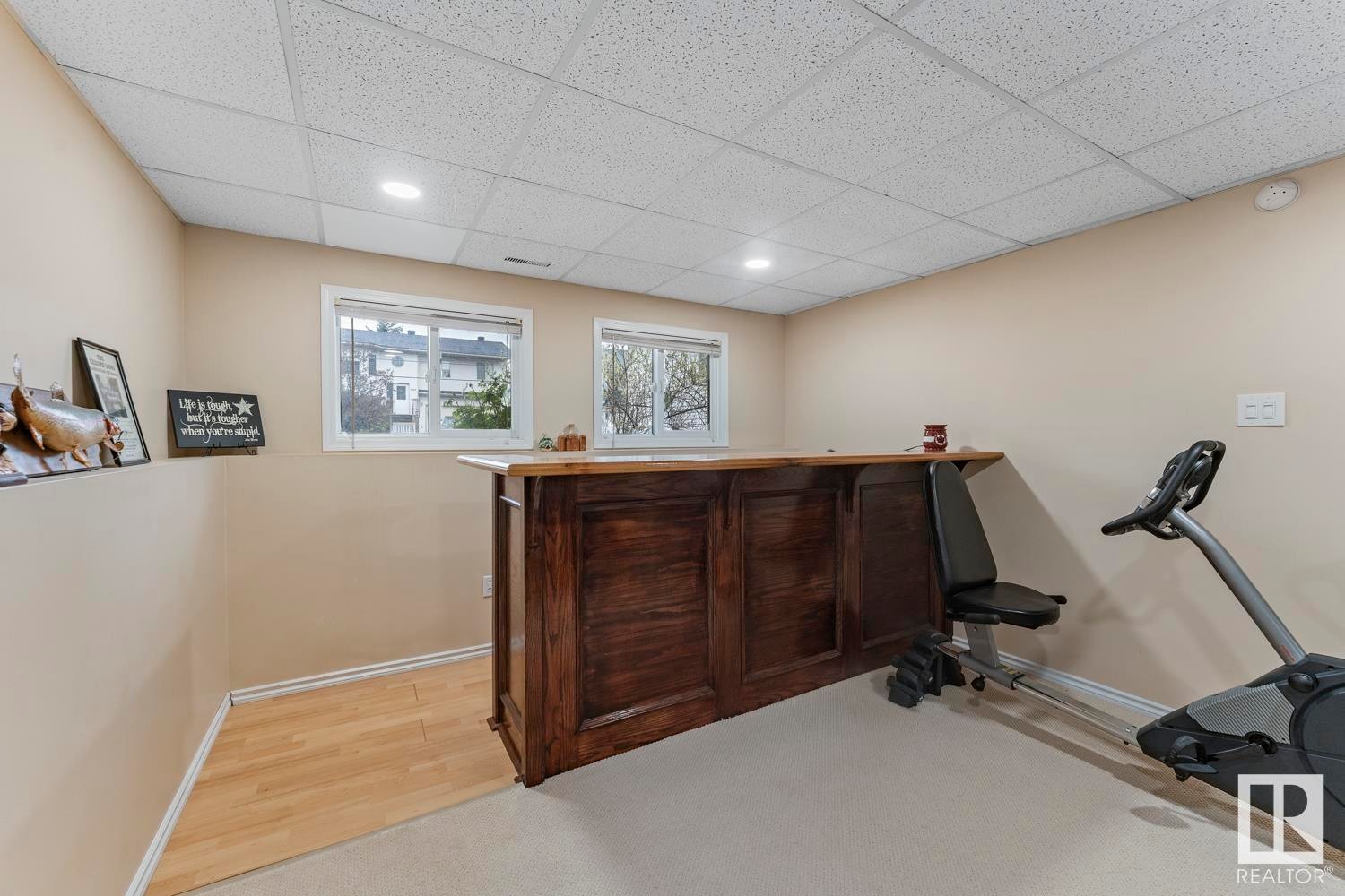 












1005 11 Street

,
Cold Lake,




AB
T9M 1K2

