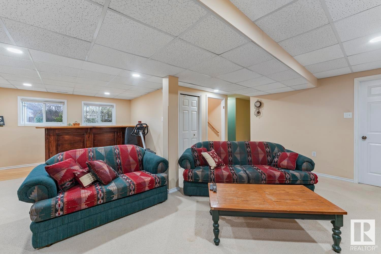 












1005 11 Street

,
Cold Lake,




AB
T9M 1K2

