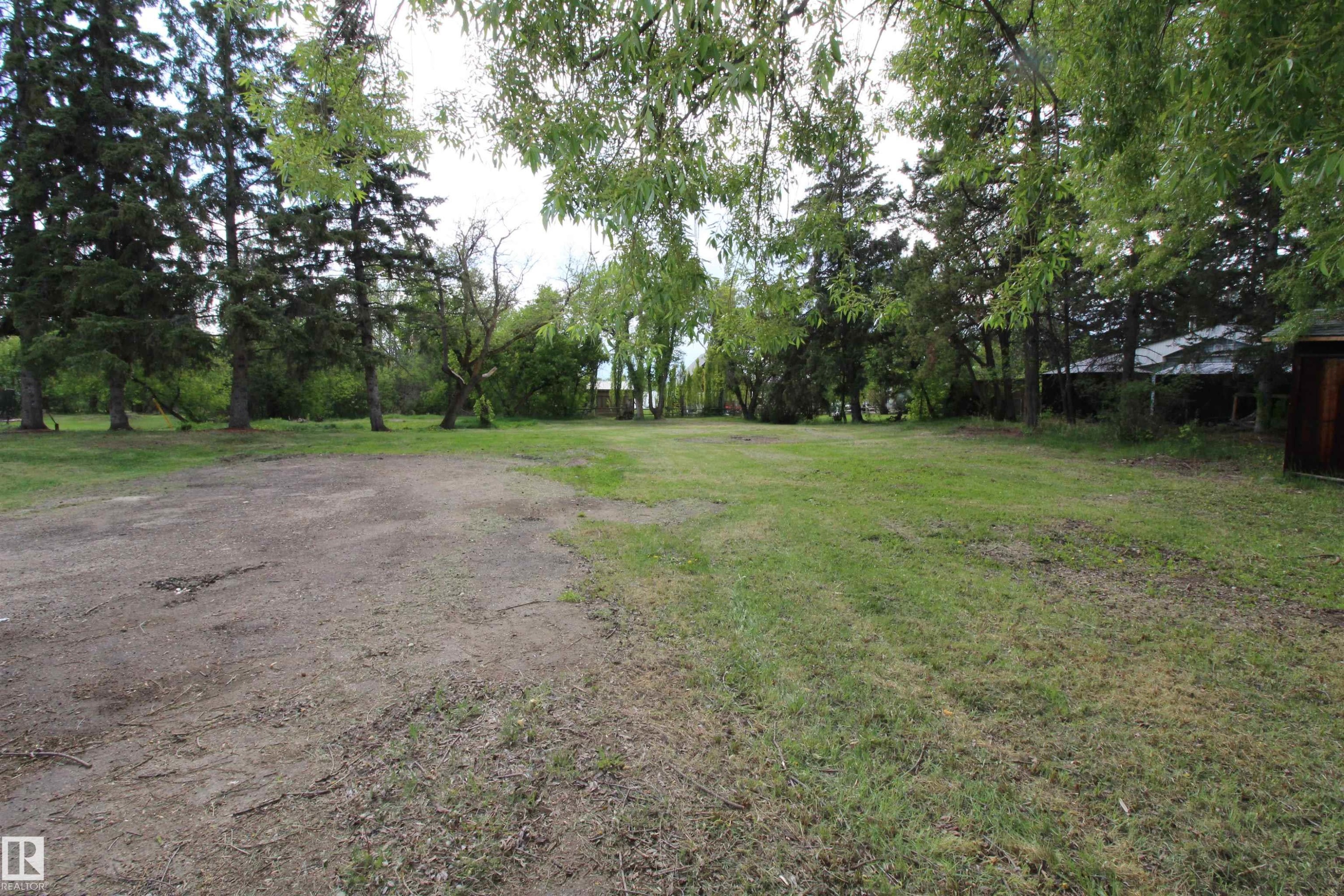 












117 57323 RR 30

,
Rural Barrhead County,







AB
T0E 1A0

