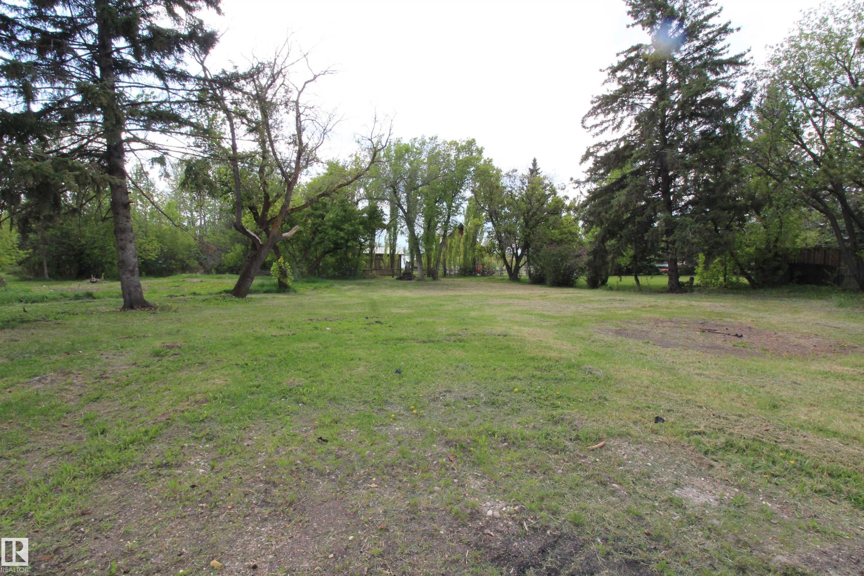 












117 57323 RR 30

,
Rural Barrhead County,







AB
T0E 1A0

