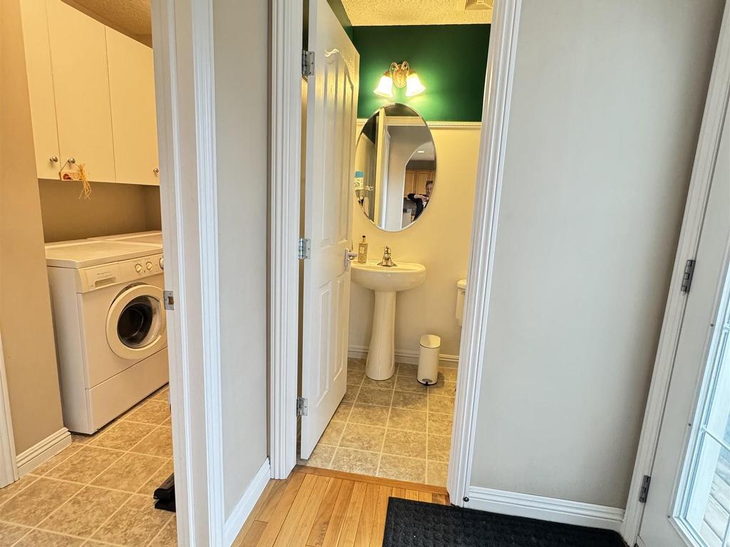 












9923 145 Avenue

,
Edmonton,




AB
T5E 6M2

