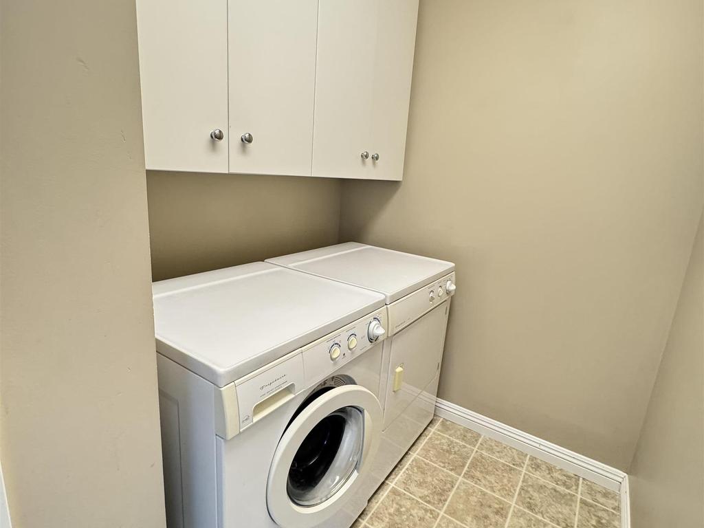












9923 145 Avenue

,
Edmonton,




AB
T5E 6M2

