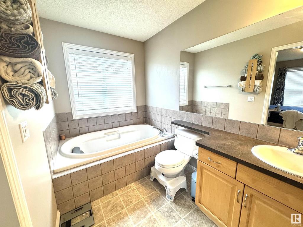 












9923 145 Avenue

,
Edmonton,




AB
T5E 6M2

