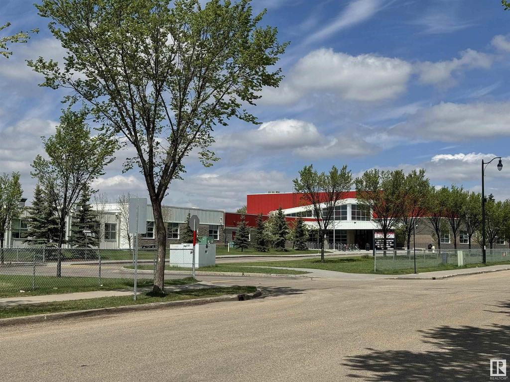 












9923 145 Avenue

,
Edmonton,




AB
T5E 6M2

