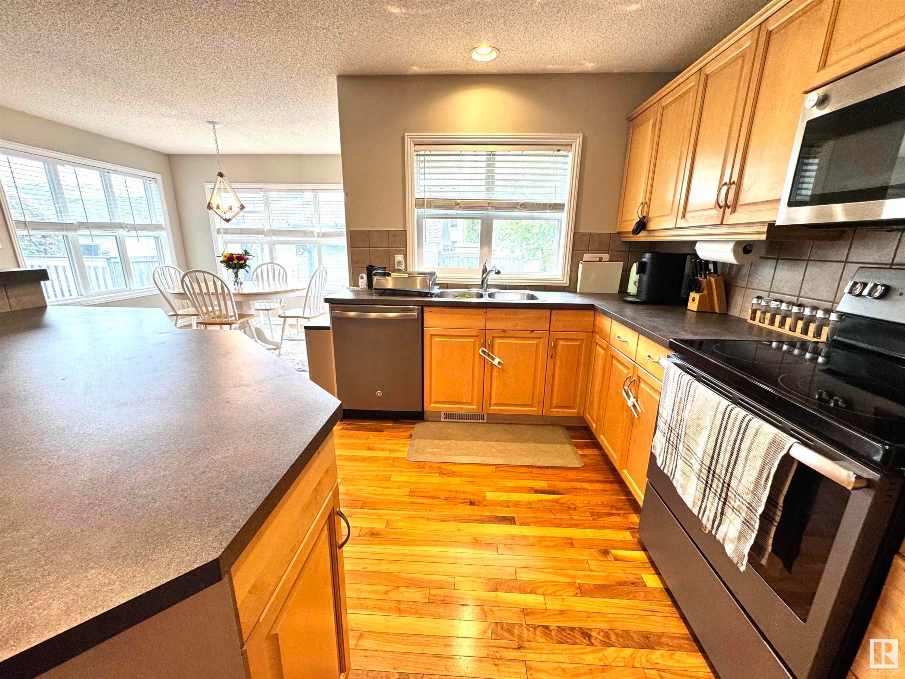 












9923 145 Avenue

,
Edmonton,




AB
T5E 6M2

