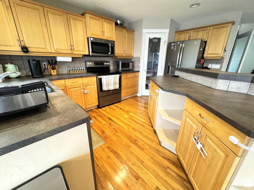 












9923 145 Avenue

,
Edmonton,




AB
T5E 6M2

