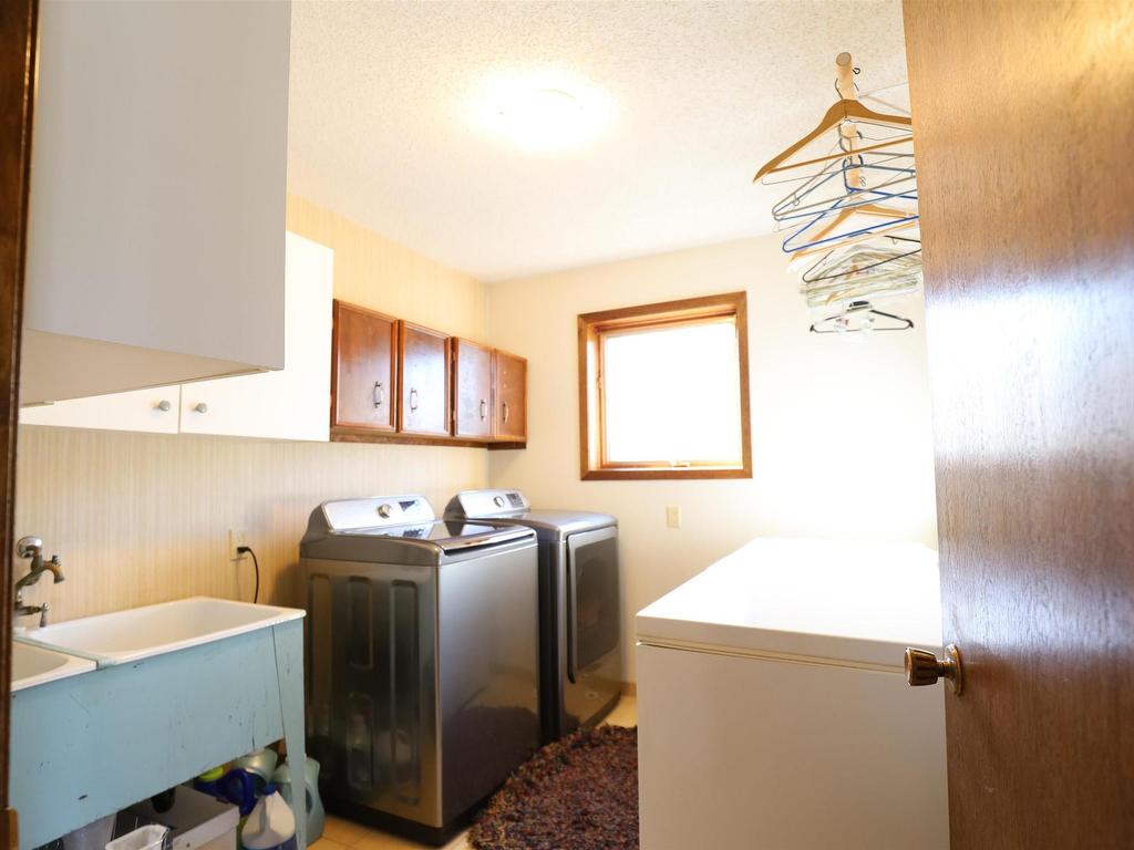 












8714 152B Avenue

,
Edmonton,




AB
T5E 6H2


