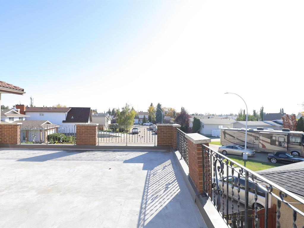 












8714 152B Avenue

,
Edmonton,




AB
T5E 6H2

