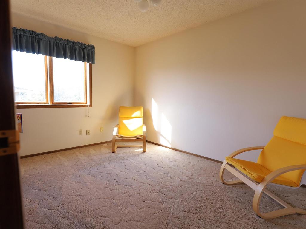 












8714 152B Avenue

,
Edmonton,




AB
T5E 6H2

