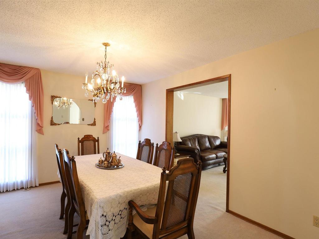 












8714 152B Avenue

,
Edmonton,




AB
T5E 6H2

