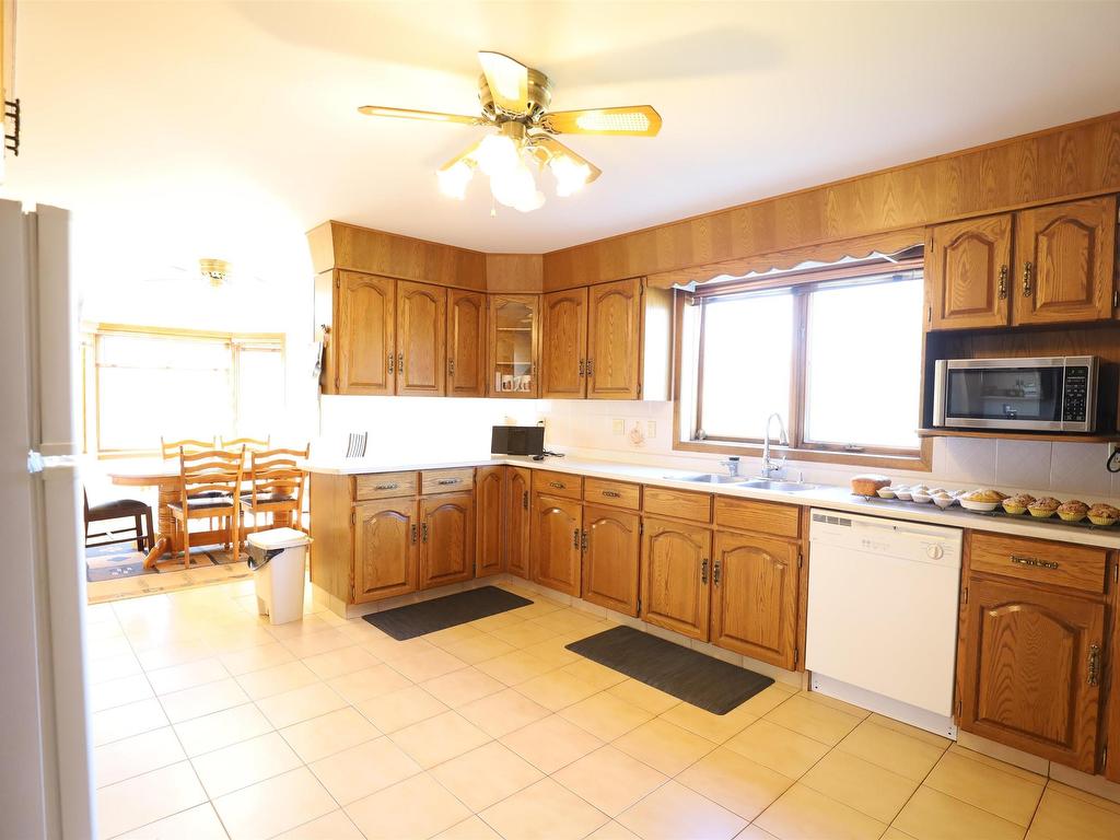 












8714 152B Avenue

,
Edmonton,




AB
T5E 6H2

