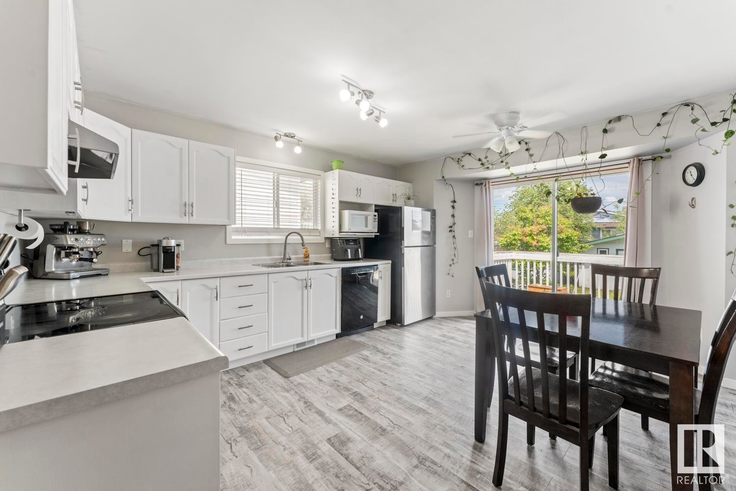 












4508 49 Avenue

,
Cold Lake,




AB
T9M 1Z6

