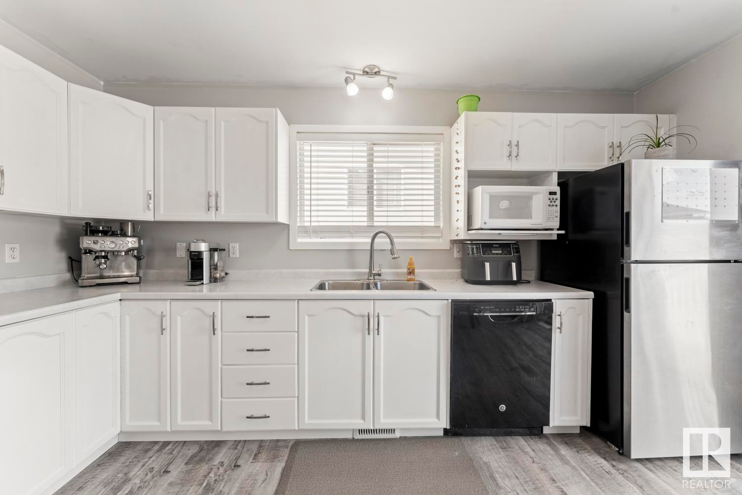 












4508 49 Avenue

,
Cold Lake,




AB
T9M 1Z6

