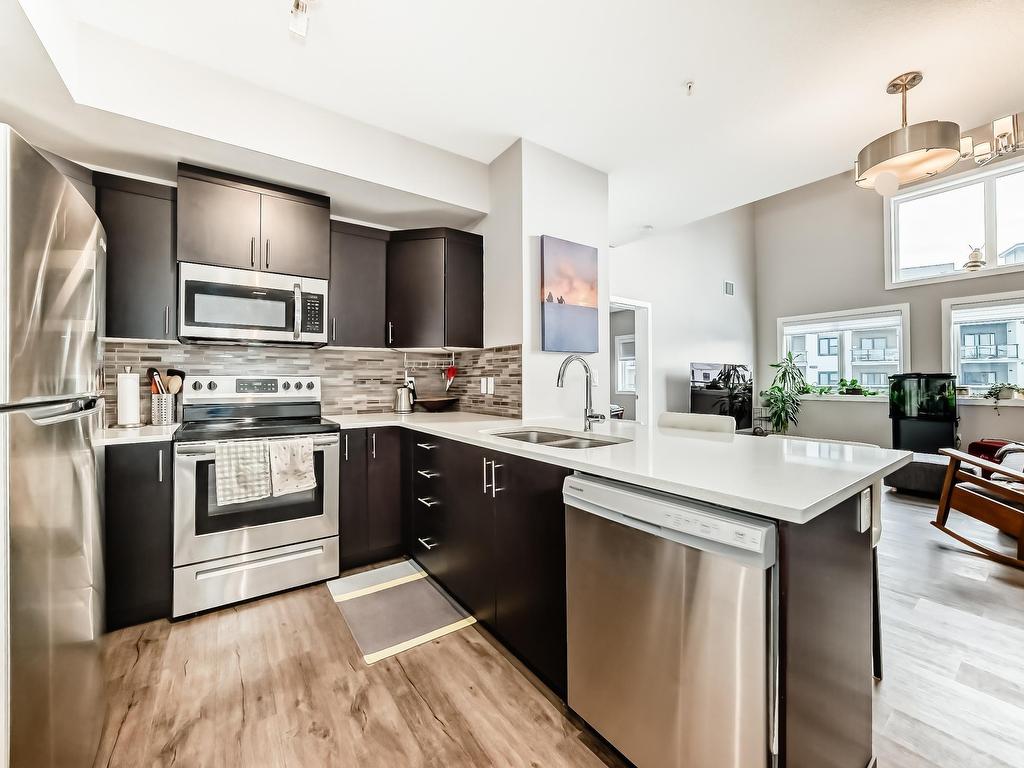 












423 560 GRIESBACH PARADE Parade

,
Edmonton,




AB
T5E 6X1

