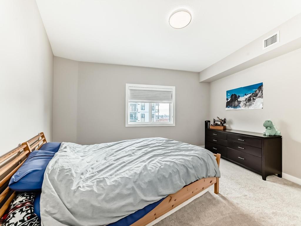 












423 560 GRIESBACH PARADE Parade

,
Edmonton,




AB
T5E 6X1


