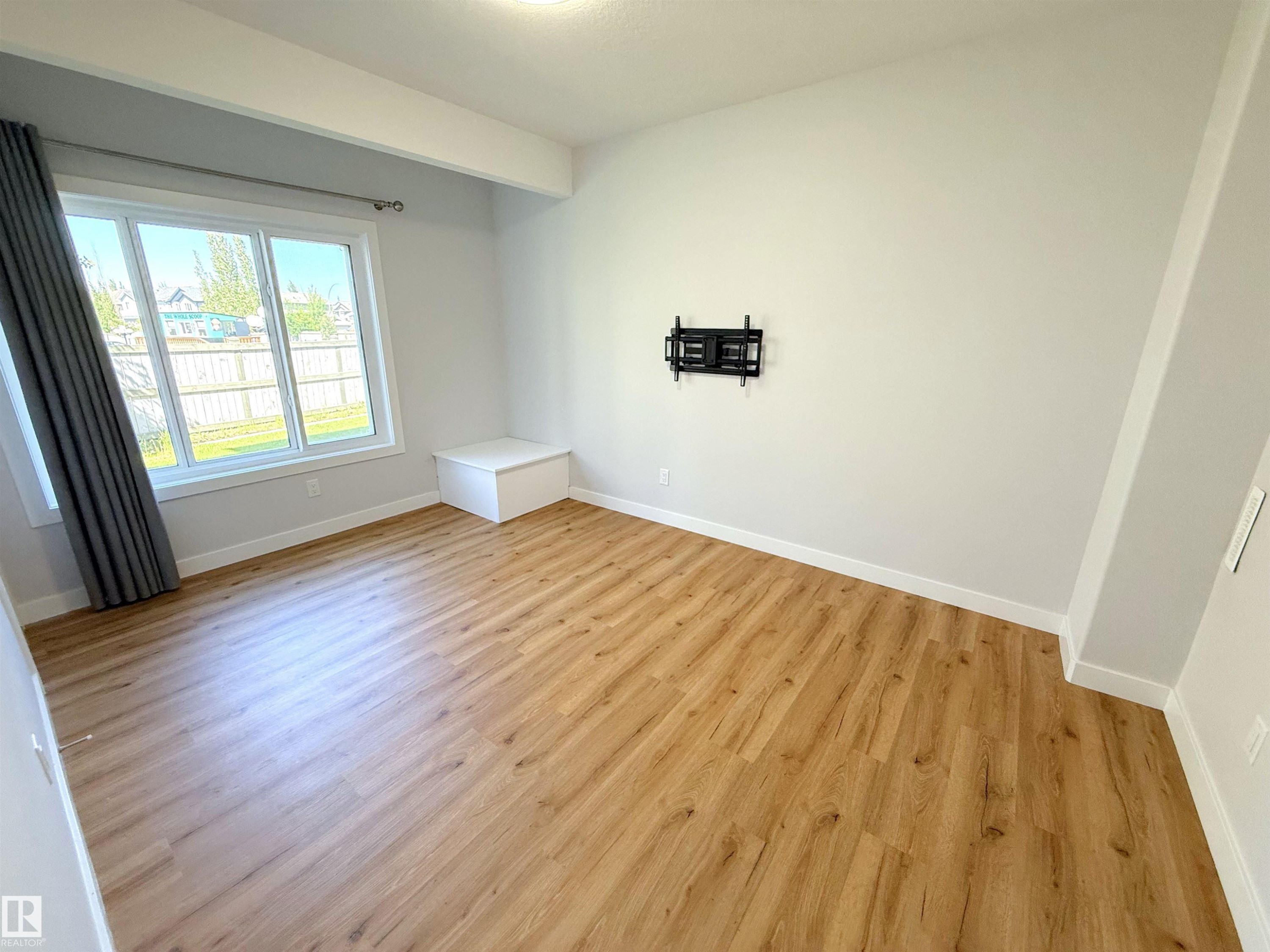 












82 MEADOWLAND Way

,
Spruce Grove,




AB
T7X 0S4

