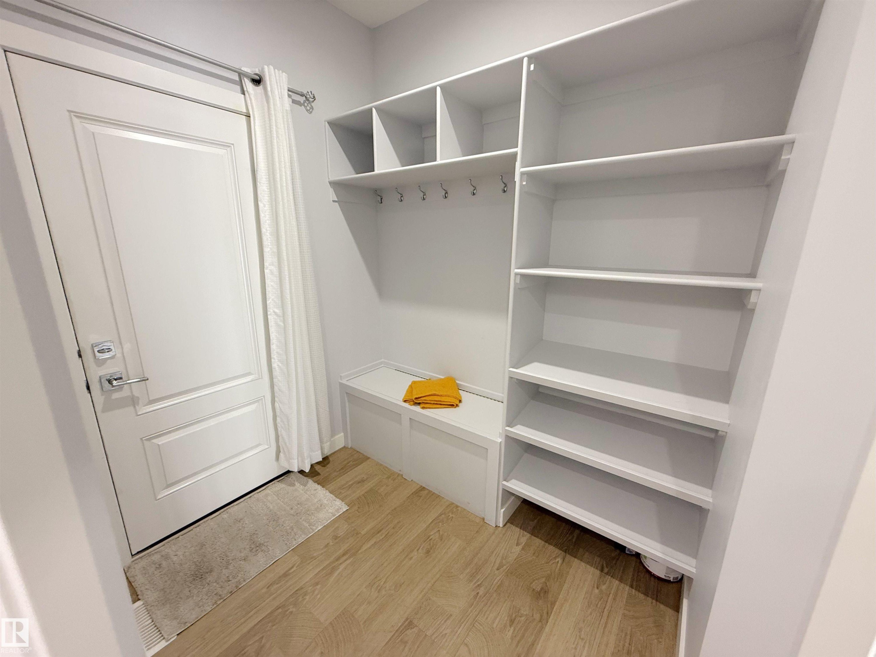 












82 MEADOWLAND Way

,
Spruce Grove,




AB
T7X 0S4

