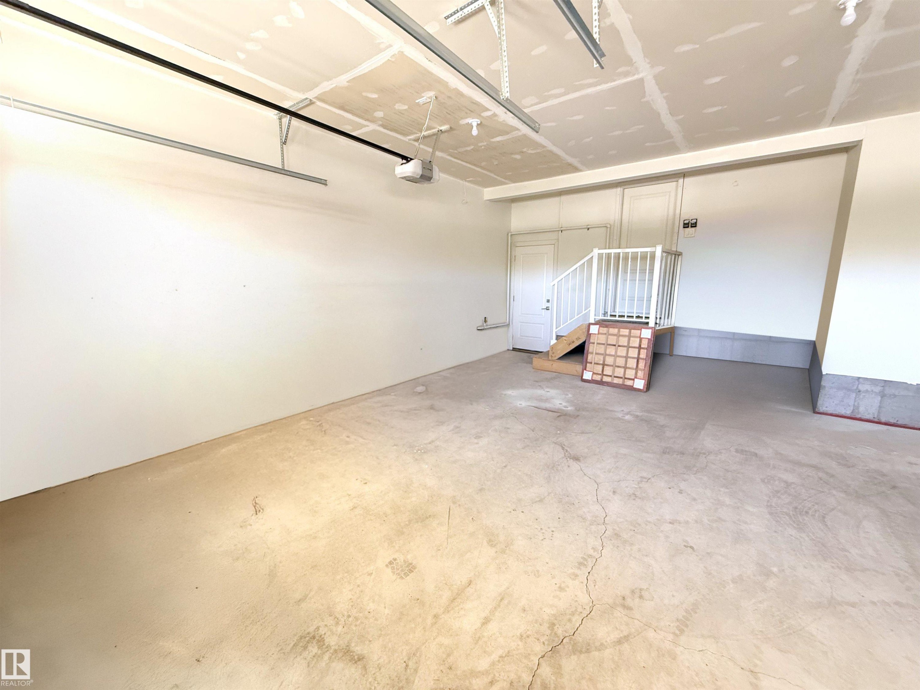 












82 MEADOWLAND Way

,
Spruce Grove,




AB
T7X 0S4

