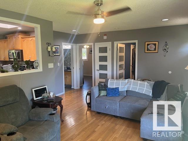 












4614 51 Street Street

,
Thorsby,




AB
T0C 2P0

