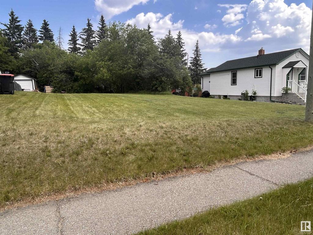 












413 5 Street

,
Thorhild,







AB
T0A 3J0

