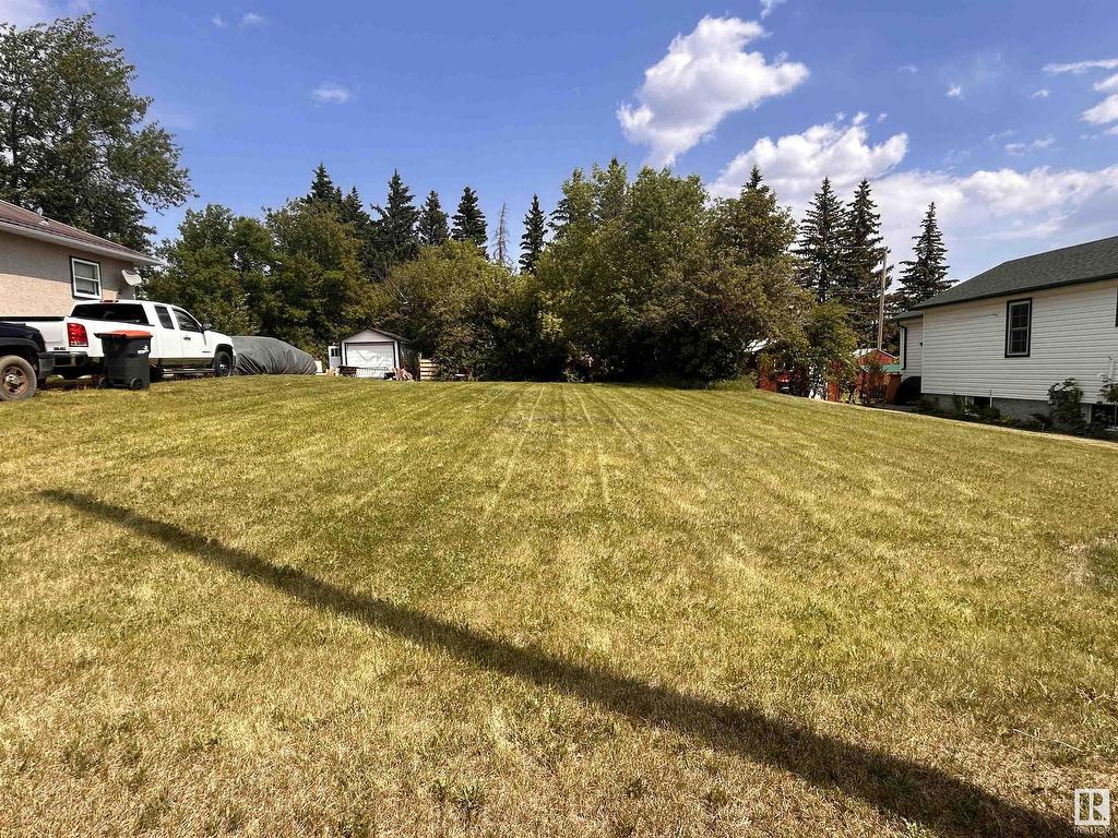 












413 5 Street

,
Thorhild,







AB
T0A 3J0


