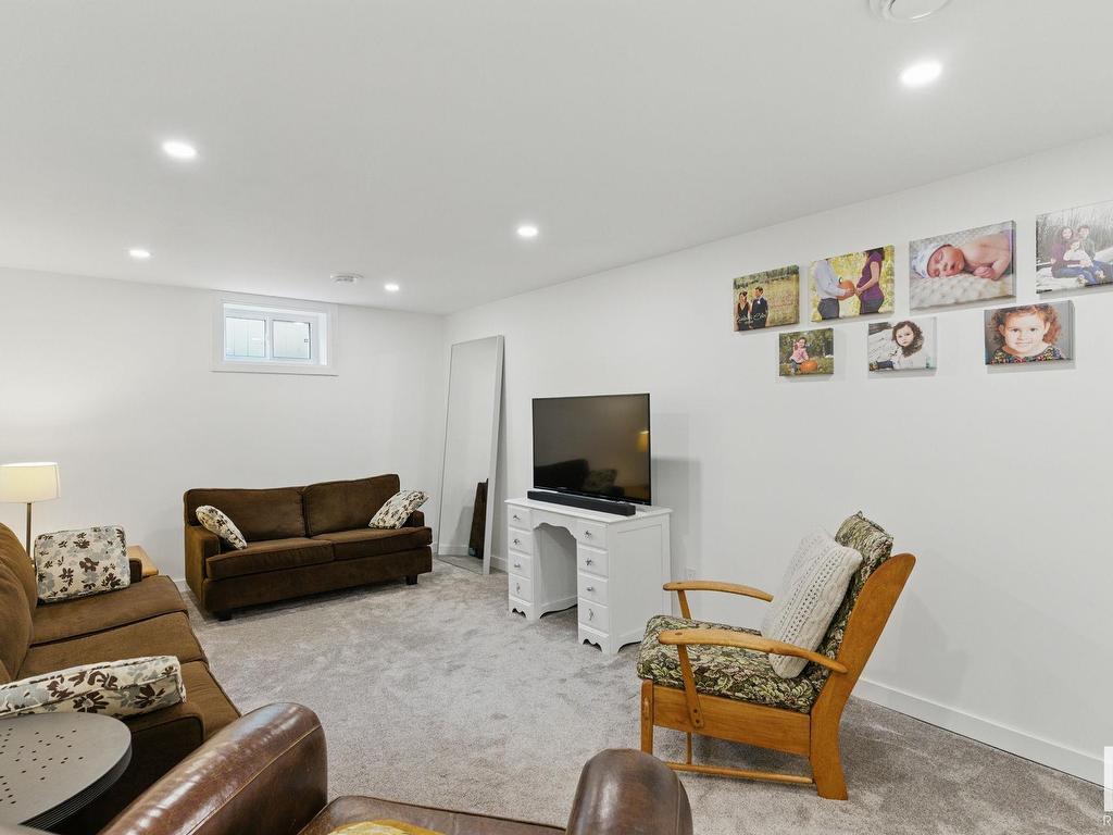 












14004 106A Avenue

,
Edmonton,




AB
T5N 1E1

