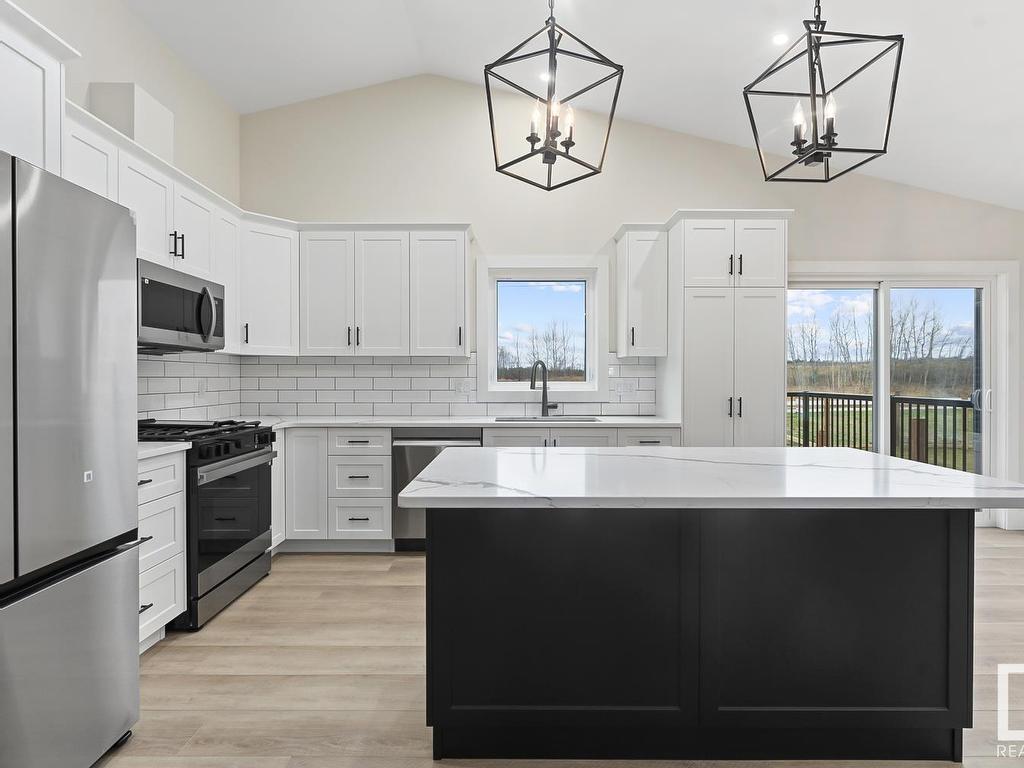












502 Lakewood Close

,
Cold Lake,




AB
T9M 0K7

