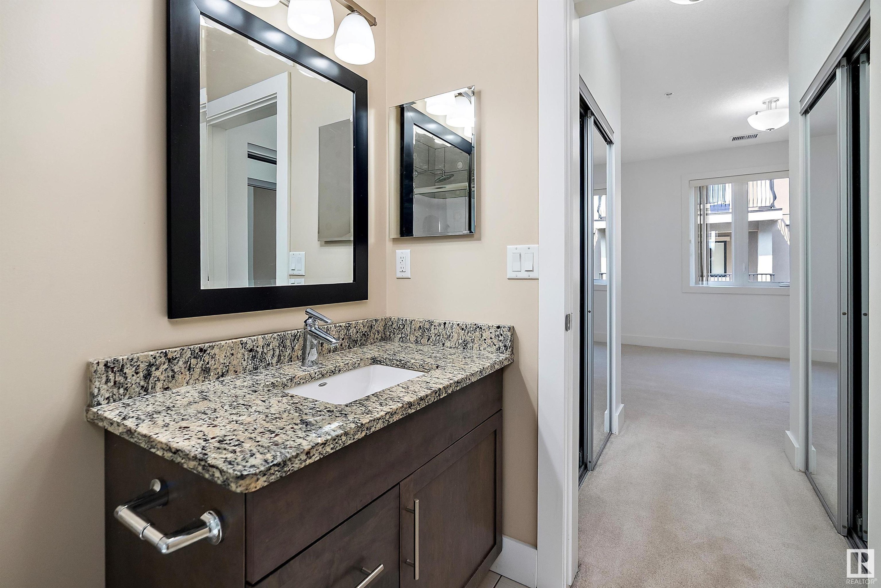 












331 6079 MAYNARD Way

,
Edmonton,




AB
T6R 0S5

