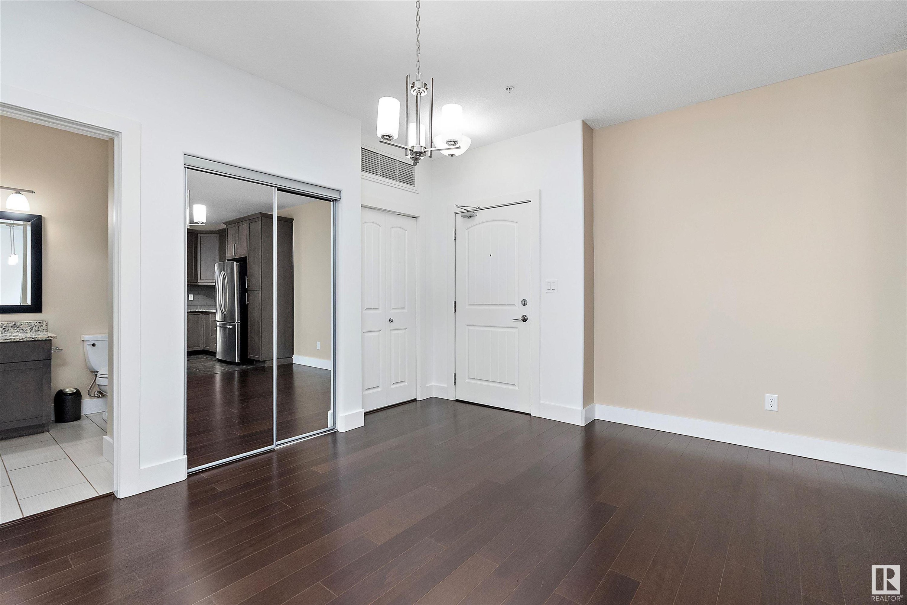 












331 6079 MAYNARD Way

,
Edmonton,




AB
T6R 0S5

