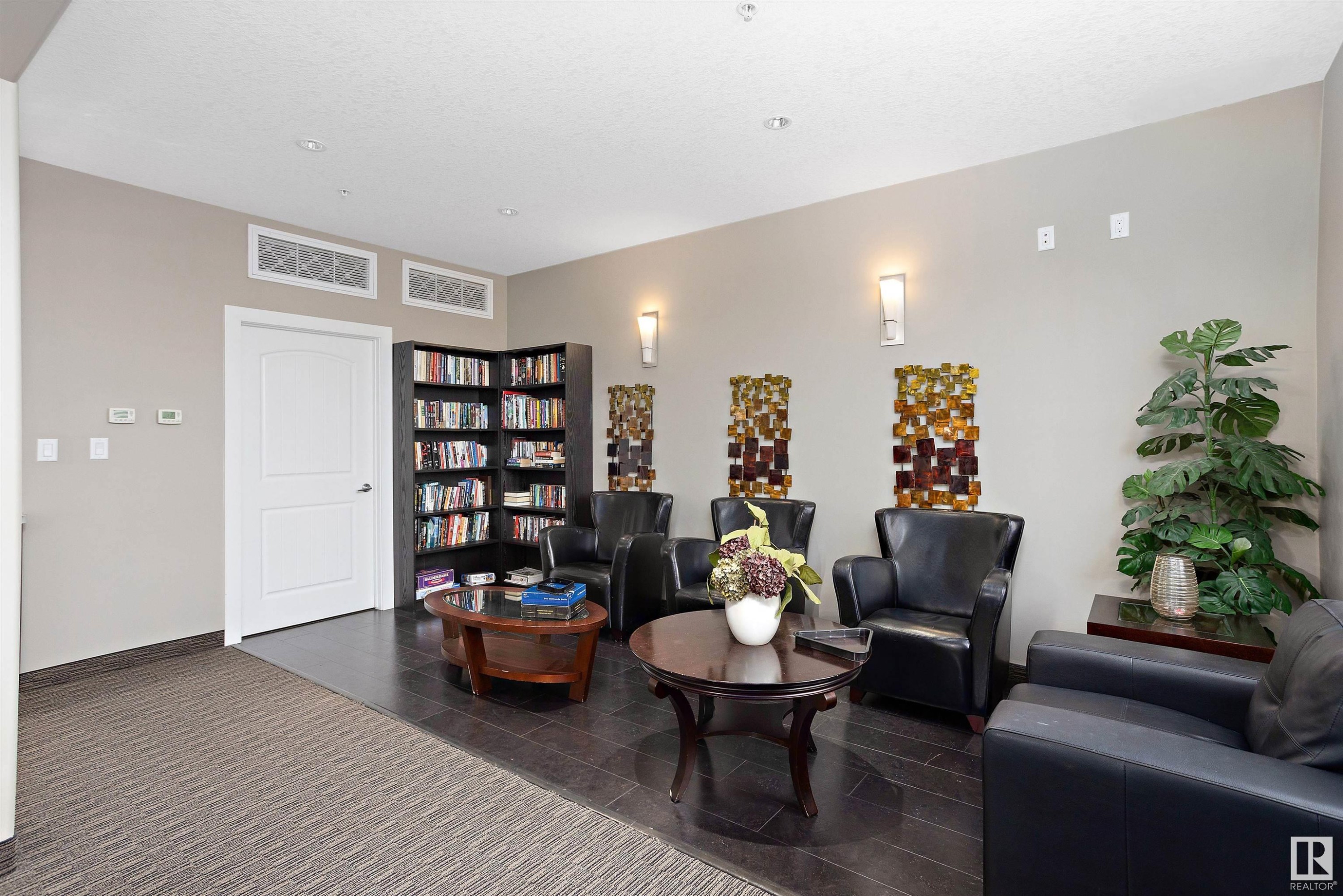 












331 6079 MAYNARD Way

,
Edmonton,




AB
T6R 0S5

