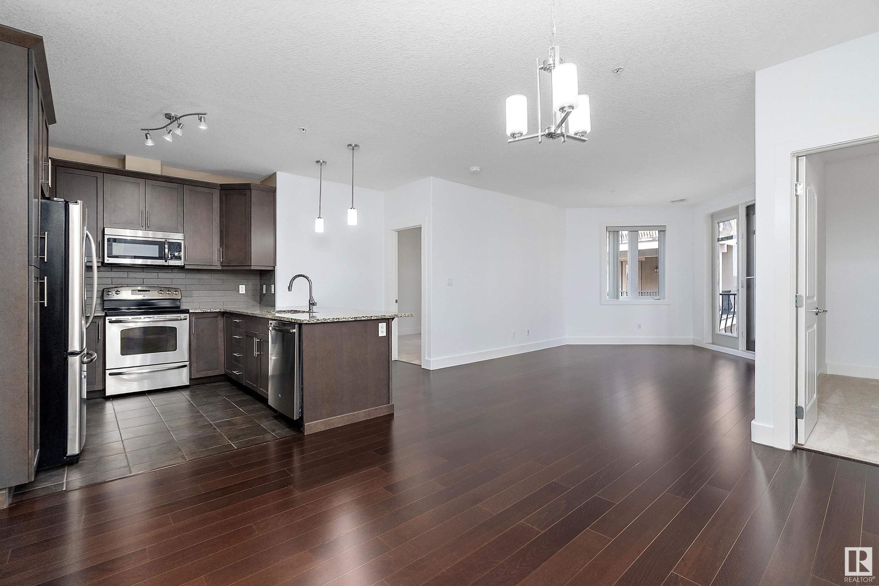 












331 6079 MAYNARD Way

,
Edmonton,




AB
T6R 0S5

