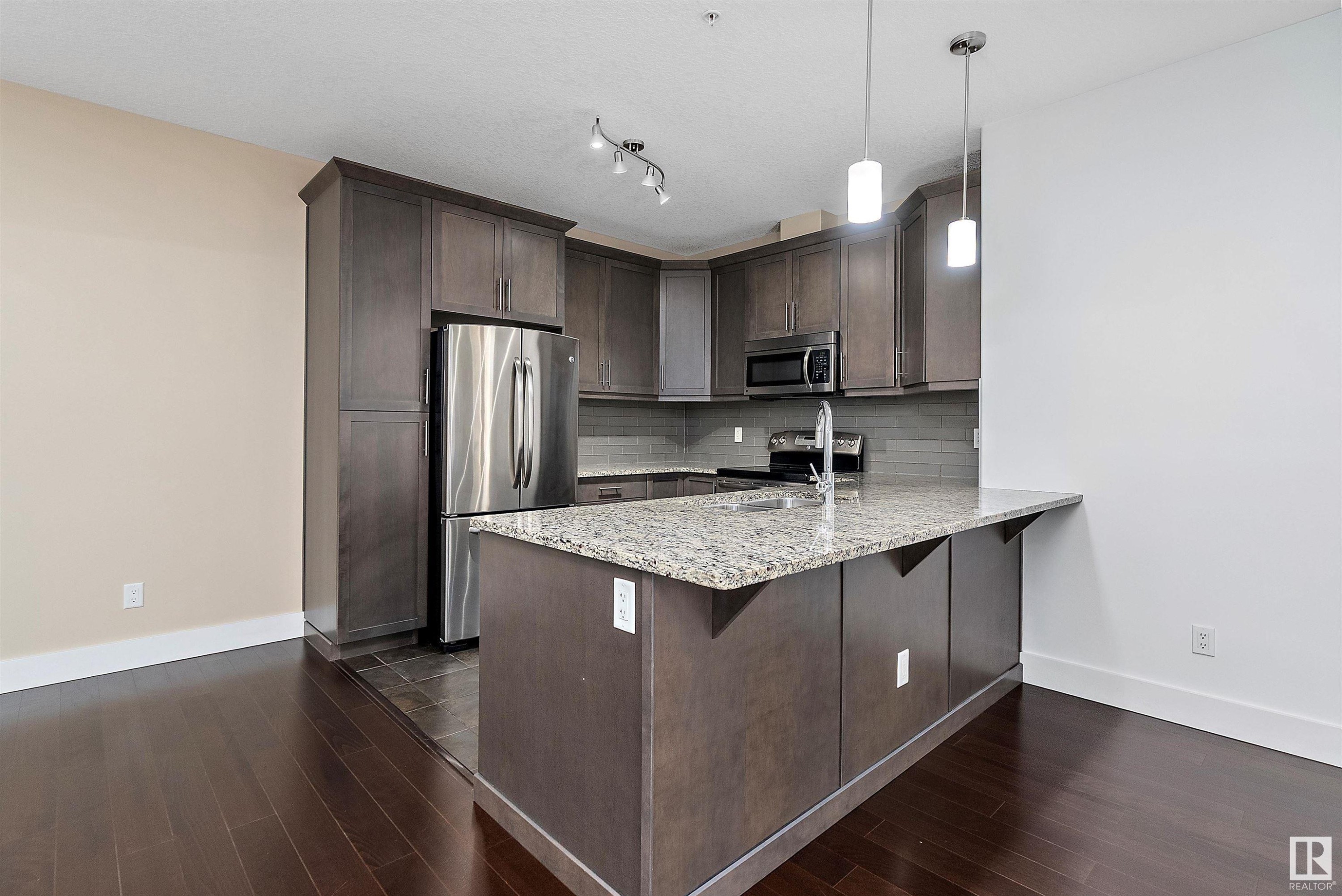 












331 6079 MAYNARD Way

,
Edmonton,




AB
T6R 0S5

