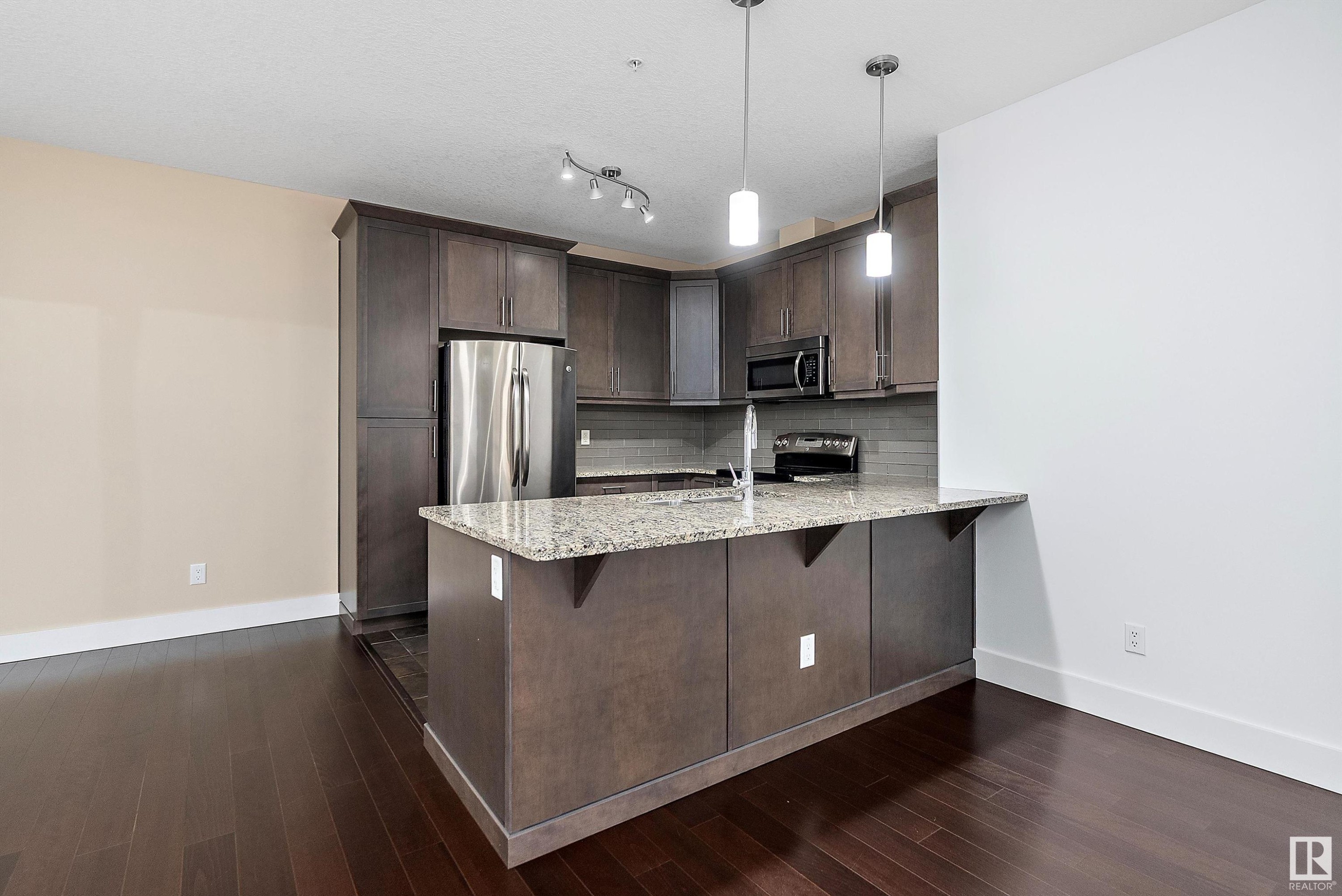 












331 6079 MAYNARD Way

,
Edmonton,




AB
T6R 0S5

