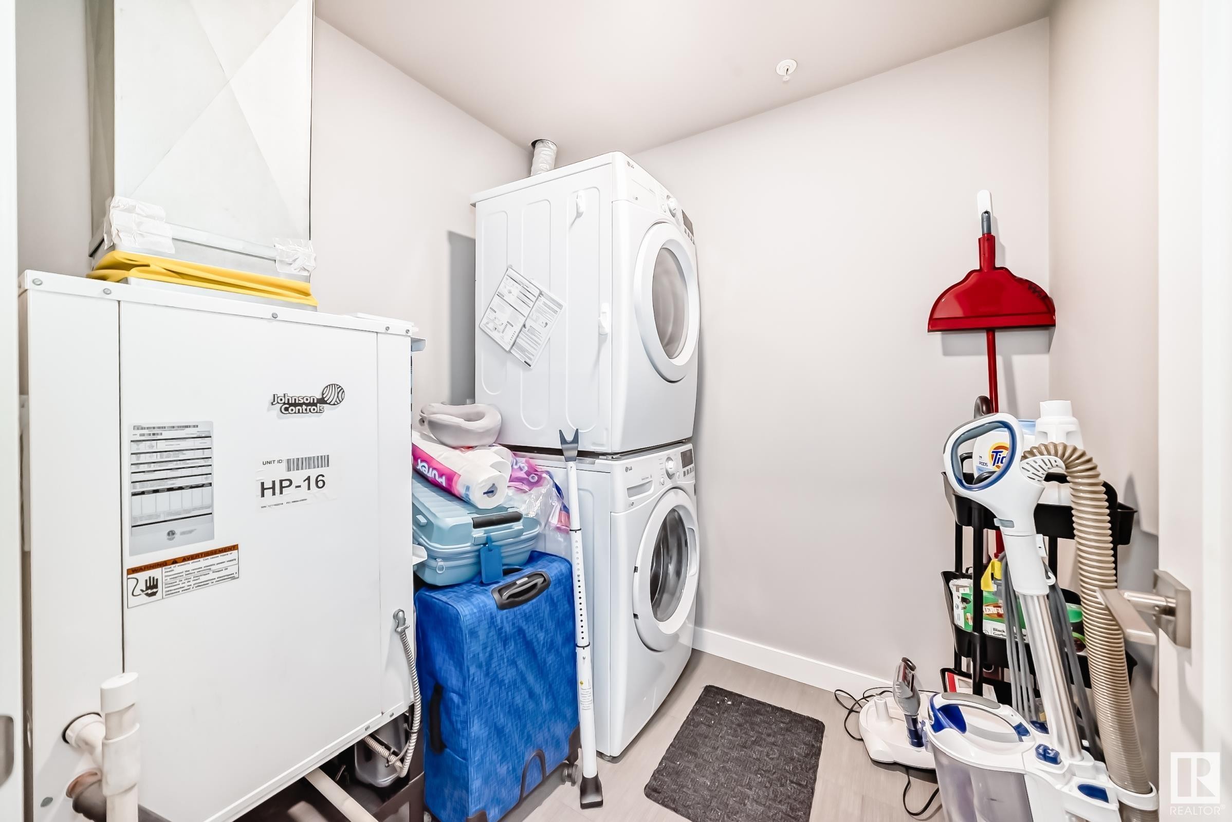 












414 560 GRIESBACH PARADE Parade

,
Edmonton,




AB
T5E 6X1

