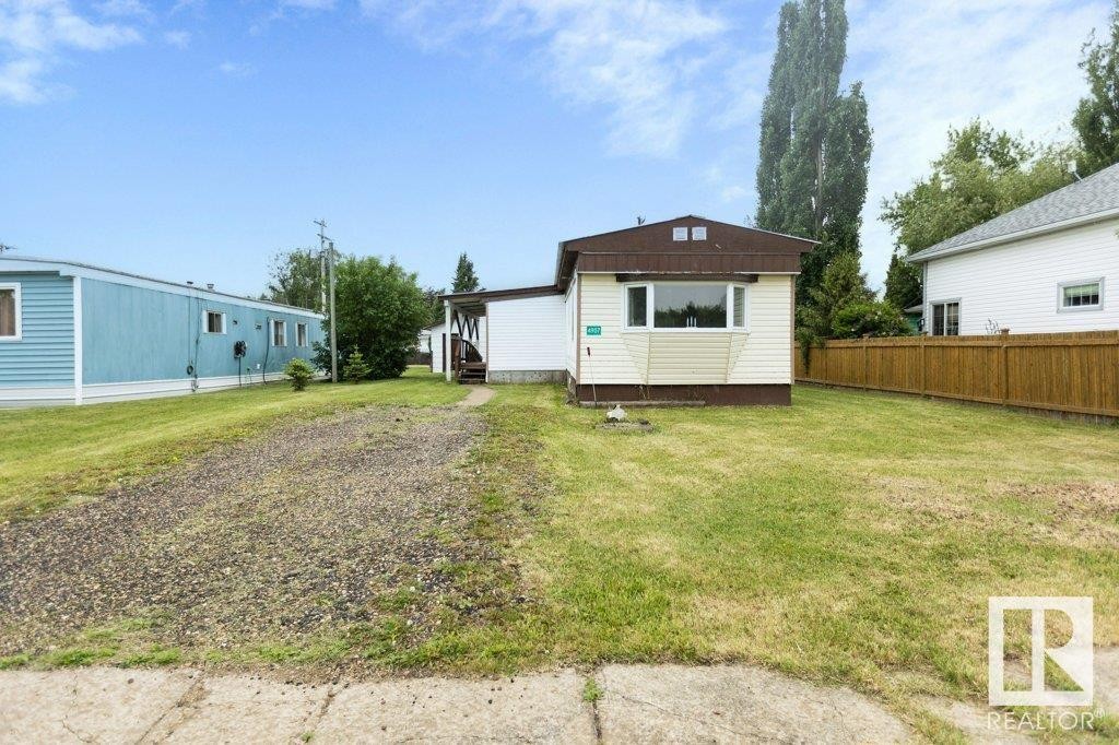 












4907 51 Avenue

,
Pickardville,




AB
T0H 1W0

