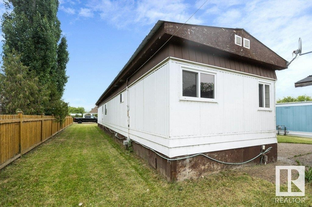 












4907 51 Avenue

,
Pickardville,




AB
T0H 1W0

